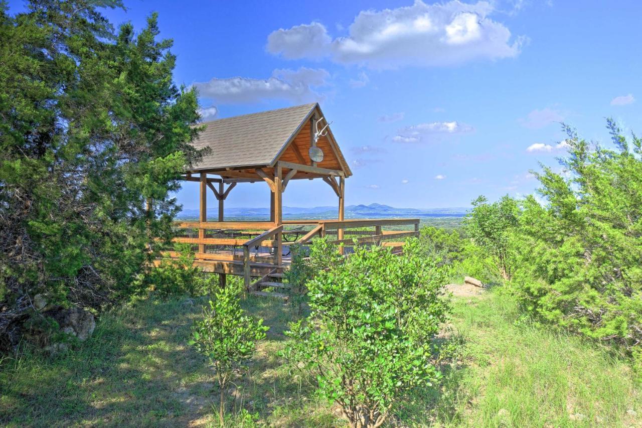 Utopia Family Home With Mountain Viewing Deck! Bagian luar foto